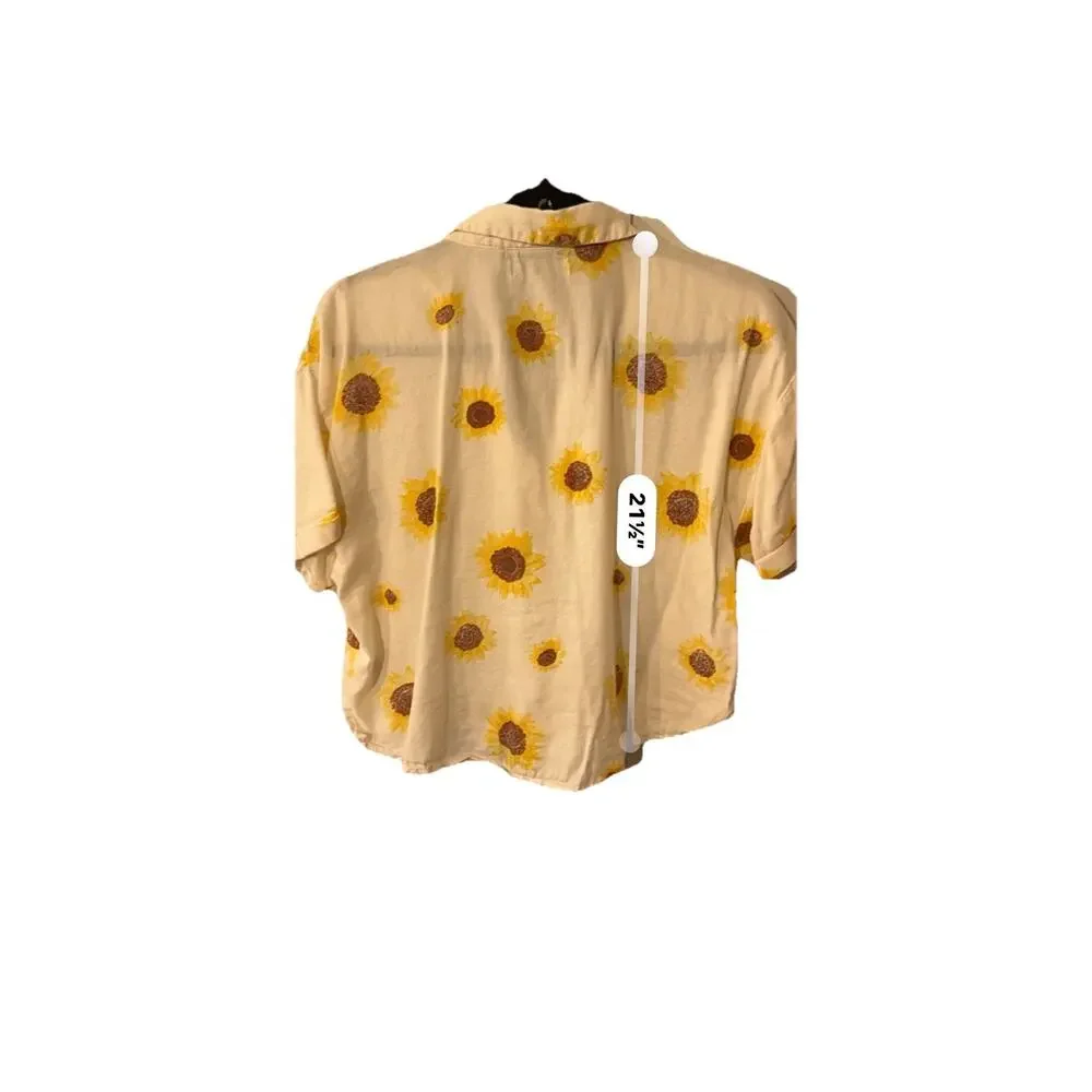 SO Goods For Life LARGE Button Front Shirt with Pocket White & Daisy Print Cabin - Picture 8 of 10